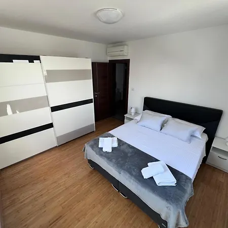 Seascape Deluxe Apartment *