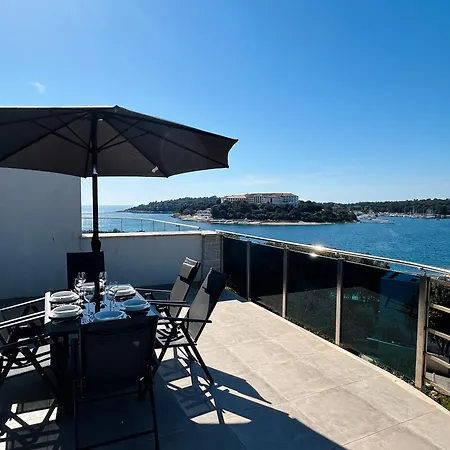 Seascape Deluxe Apartment